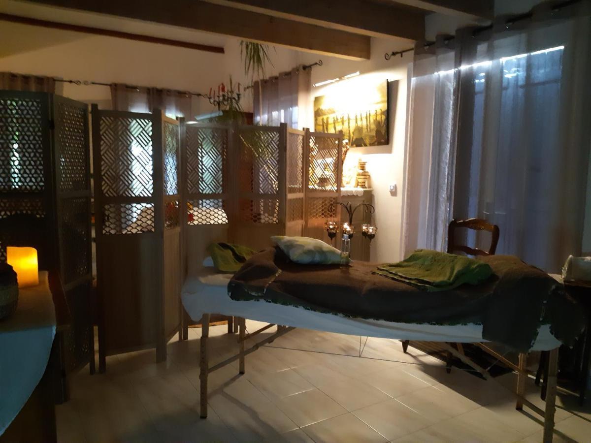 Chambres D'Hotes- Piscine, Spa, Tennis Belcodene Eksteriør bilde